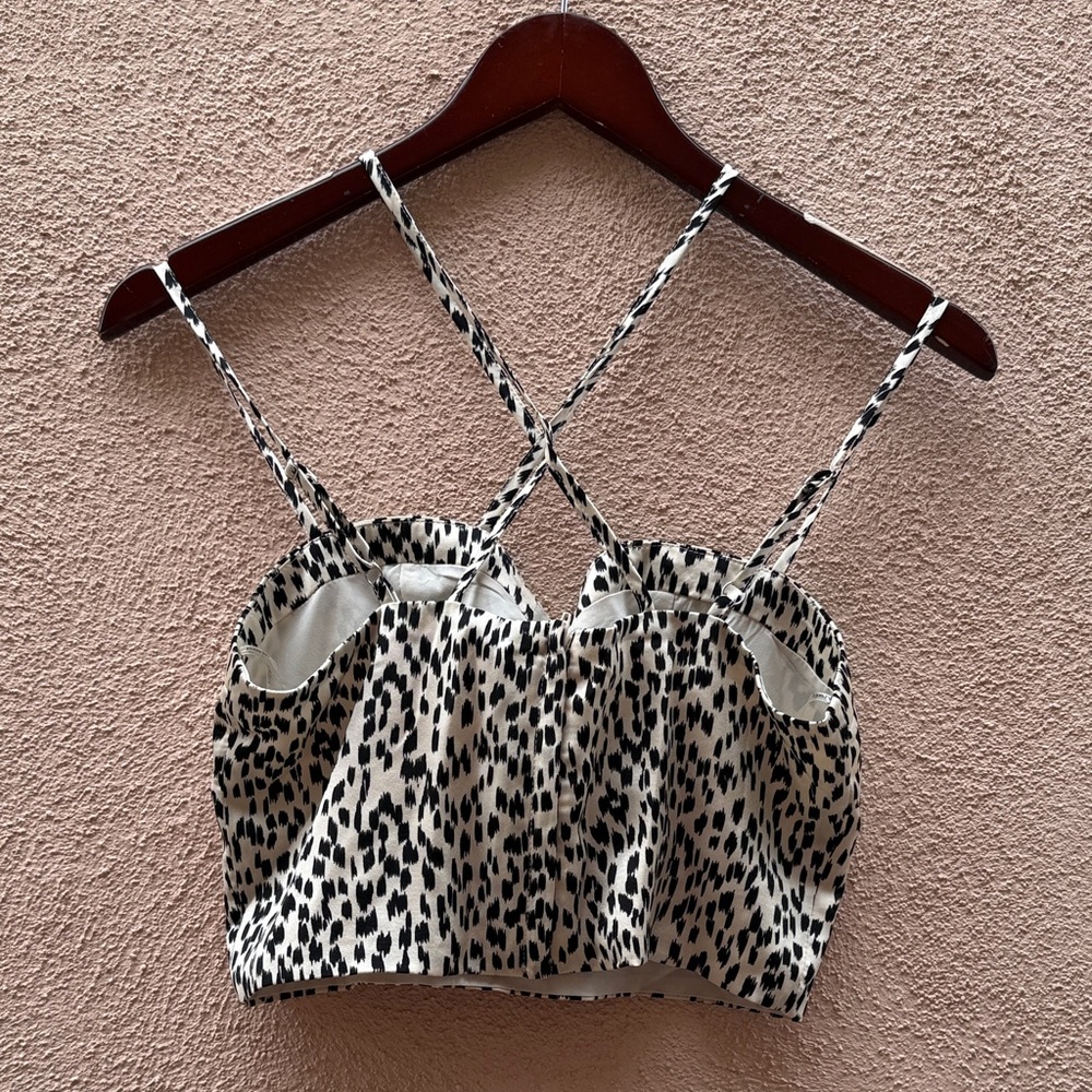 Black and White Leopard Spotted Crop Top - Picture 5 of 10